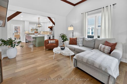 23 Rodman St, Saint Catharines, ON, L2R5C9 | Card Image