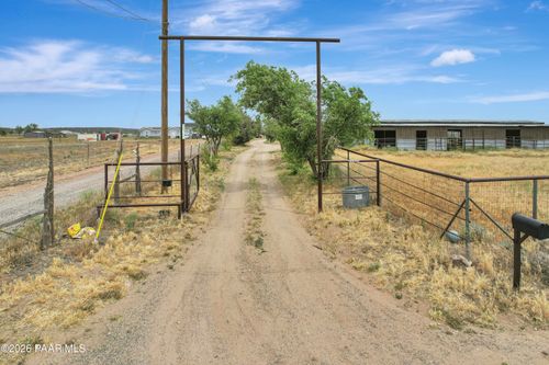25055 N Naples St, Paulden, AZ, 86334-2818 | Card Image
