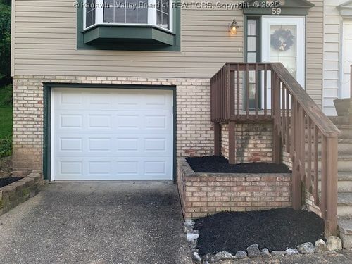 59 Geronimo Dr, Saint Albans, WV, 25177-3325 | Card Image