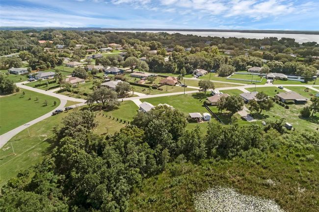 316 Dupont Cir, House other with 3 bedrooms, 2 bathrooms and null parking in HOWEY IN THE HILLS FL | Image 48