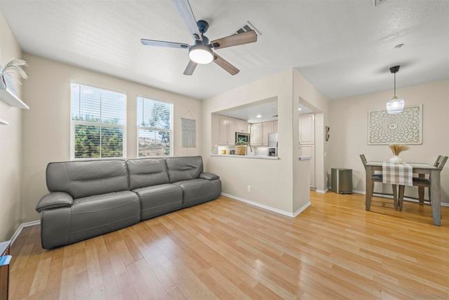 733 Anchor Cv, Townhouse with 2 bedrooms, 3 bathrooms and 2 parking in San Diego CA | Image 4
