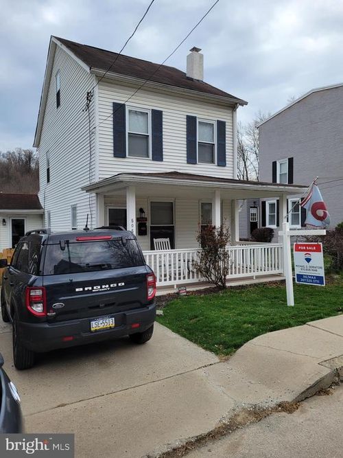 505 Apple St, W Cnshohocken, PA, 19428-2903 | Card Image
