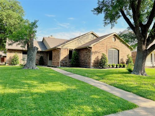 6828 Younger Dr, The Colony, TX, 75056-3509 | Card Image