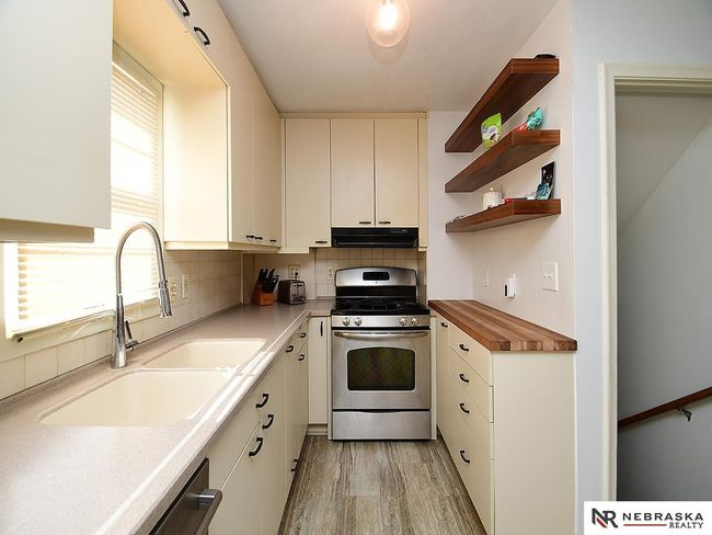 11023 Franklin Cir, House other with 3 bedrooms, 2 bathrooms and 2 parking in Omaha NE | Image 9