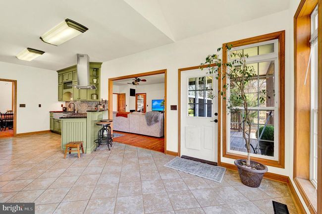 1058 Marsh Hawk Way, House other with 4 bedrooms, 4 bathrooms and null parking in Shepherdstown WV | Image 15