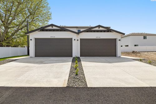 1075 S Underwood Pl, Kennewick, WA, 99337 | Card Image