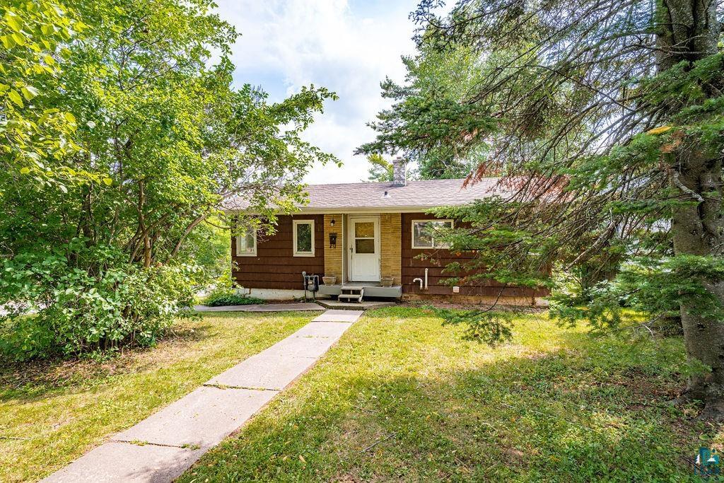Oneida St, Duluth, MN 55804