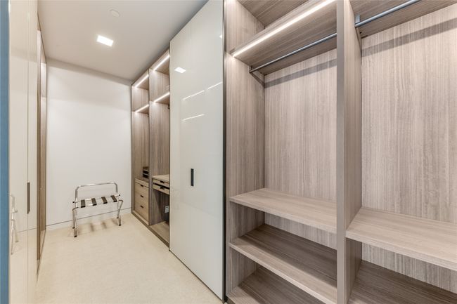 Primary Closet | Image 21