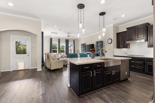 10215 Spring Shadows Park Cir, Houston, TX, 77080-2213 | Card Image