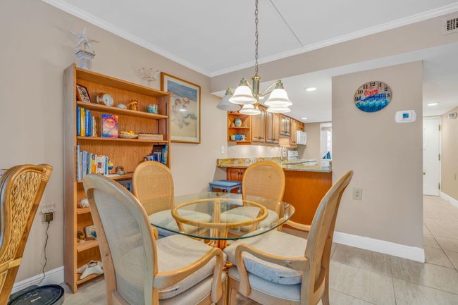 Dining area | Image 8