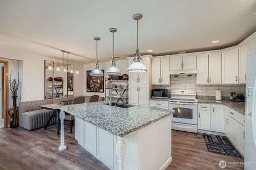230 105th St E, Tacoma, WA, 98445-7704 | Card Image