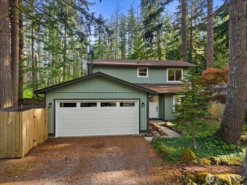 42723 Se 175th Pl, North Bend, WA, 98045-9618 | Card Image