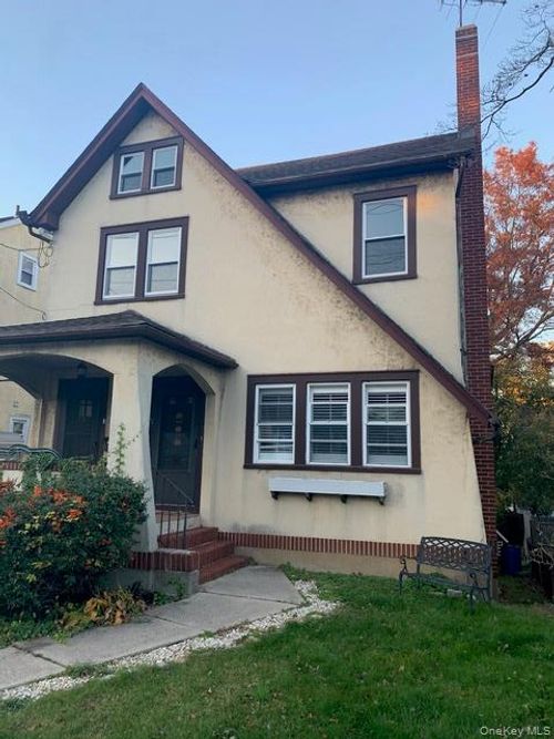 b-46 Orchard St, Oyster Bay, NY, 11771-2294 | Card Image