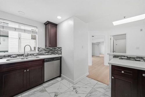 416e-929 E El Camino Real, Sunnyvale, CA, 94087-7933 | Card Image