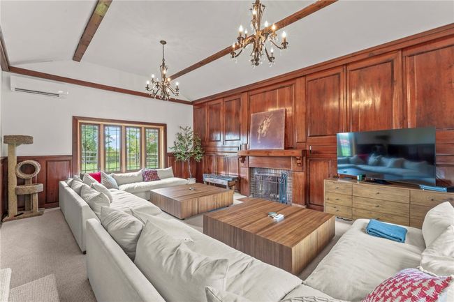 Living Room 603 Highland Ridge Road | Image 9
