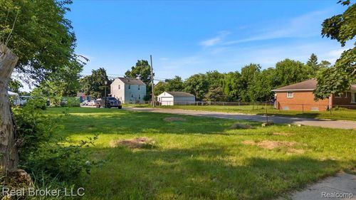 893 Madison St, Ypsilanti, MI, 48197-5213 | Card Image