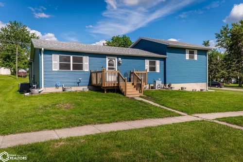 702 Beautiful St, Tama, IA, 52339-2130 | Card Image