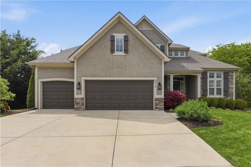 9716 Inspiration St, Lenexa, KS, 66227-7273 | Card Image