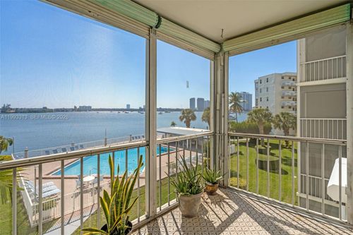 r308-3010 Marcos Dr, Aventura, FL, 33160-2555 | Card Image