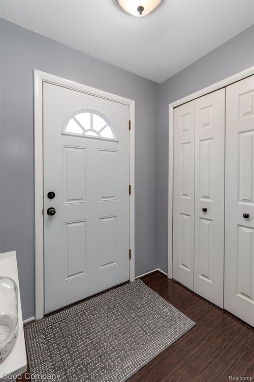 42146 Farragut Ct, Northville, MI, 48167-1901 | Card Image