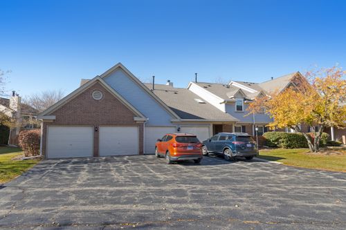 w2-204 Dublin Lane, Schaumburg, IL, 60194 | Card Image