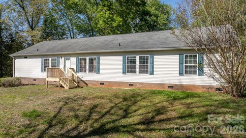 3634 Hillview Dr Ne, Conover, NC, 28613-9082 | Card Image