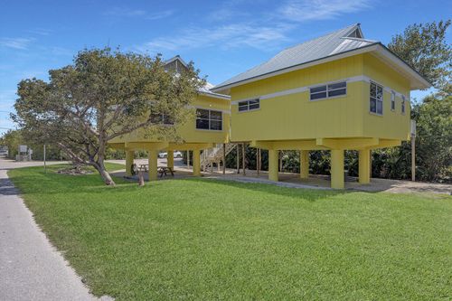 3 Kyle Way E, Marathon, FL, 33050-2022 | Card Image