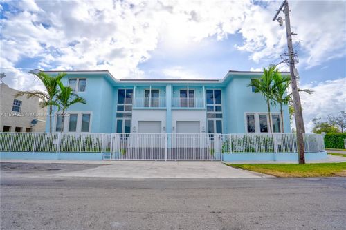 1805 Nw 22nd Ct, Miami, FL, 33125-1305 | Card Image