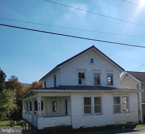 638 W Market St, WILLIAMSTOWN, PA, 17098-1518 | Card Image