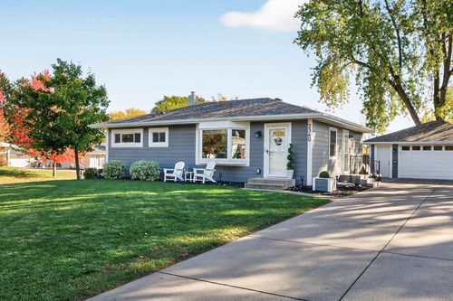2360 Indian Way, North Saint Paul, MN, 55109-1510 | Card Image
