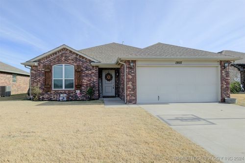 13527 N 132nd Avenue E, Collinsville, OK, 74021 | Card Image