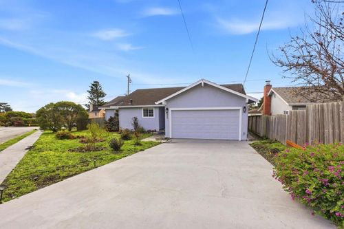 423 Montecito Ave, El Granada, CA, 94018-8082 | Card Image