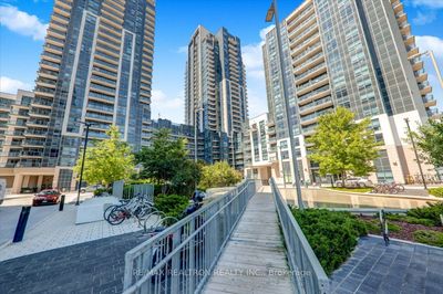 2906 - 20 Meadowglen Pl, Condo with 1 bedrooms, 2 bathrooms and 1 parking in Toronto ON | Image 3