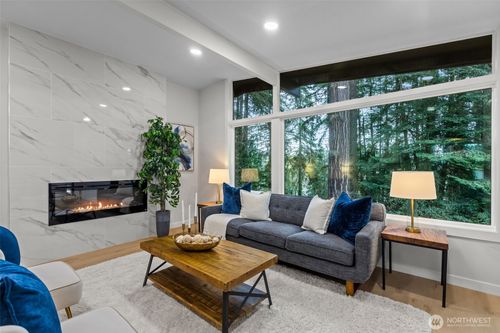 3901 151st Ave Se, Bellevue, WA, 98006-1712 | Card Image