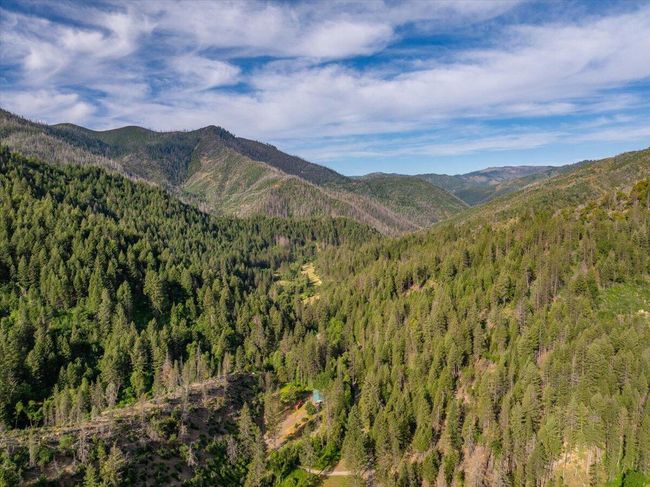 12876 E Fork Rd, House other with 3 bedrooms, 4 bathrooms and null parking in French Gulch CA | Image 72