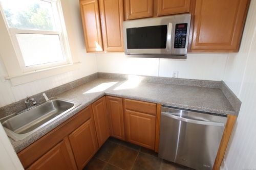 328 New London Tpke, Glastonbury, CT, 06033-2236 | Card Image