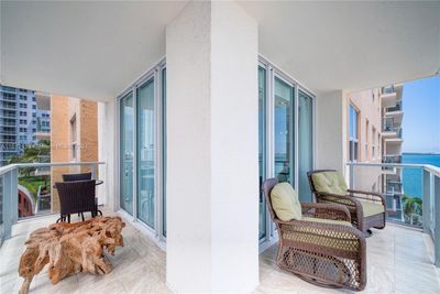 801 - 1155 Brickell Bay Dr, Condo with 2 bedrooms, 2 bathrooms and null parking in Miami FL | Image 2