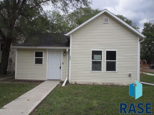 405 S Lincoln St, Canton, SD, 57013-2332 | Card Image