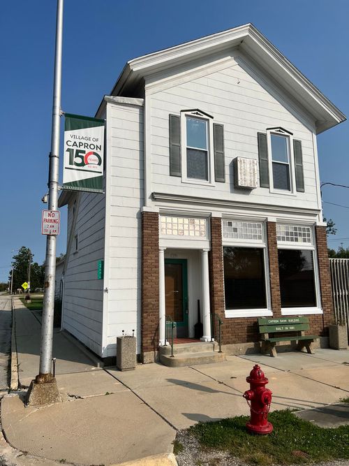 b-105 S 4th St, CAPRON, IL, 61012-8702 | Card Image