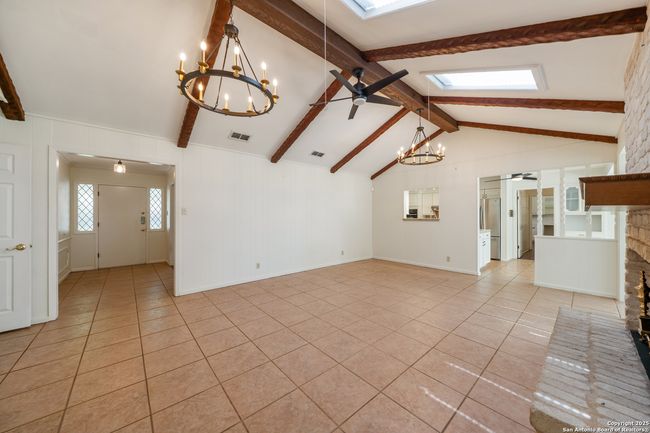 425 Crestwind Dr, House other with 3 bedrooms, 3 bathrooms and null parking in Windcrest TX | Image 8