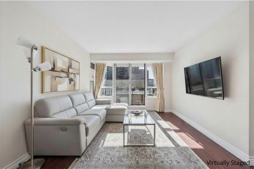 512-81 Townsgate Drive, Vaughan, ON, L4J8E6 | Card Image