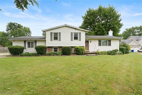 1781 Old Forge Rd, Mogadore, OH, 44260-9704 | Card Image