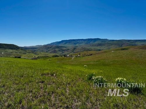 12 Liberty Rd, Sweet, ID, 83670 | Card Image
