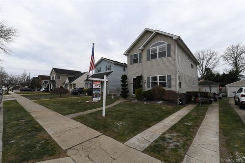 2688 Rosebud Ave, Merrick, NY, 11566-4523 | Card Image