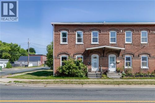 17 Bridge St, Fredericton, NB, E3A4L3 | Card Image