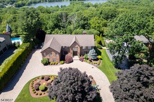 10 Pinnacle Pt, Randolph, NJ, 07869-4522 | Card Image