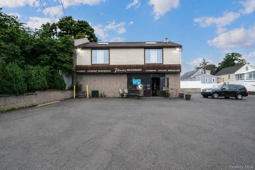 44 Bayville Ave, Bayville, NY, 11709-1657 | Card Image