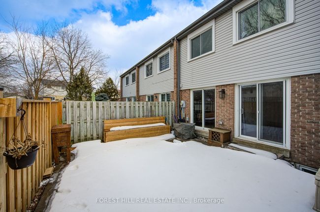 32 - 500 Osgoode Dr, Condo with 4 bedrooms, 2 bathrooms and 2 parking in London ON | Image 16