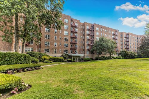 apt-c64-1300 Midland Ave, Yonkers, NY, 10704-1425 | Card Image