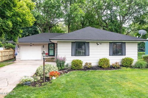 326 7th St, Perrysburg, OH, 43551-1557 | Card Image